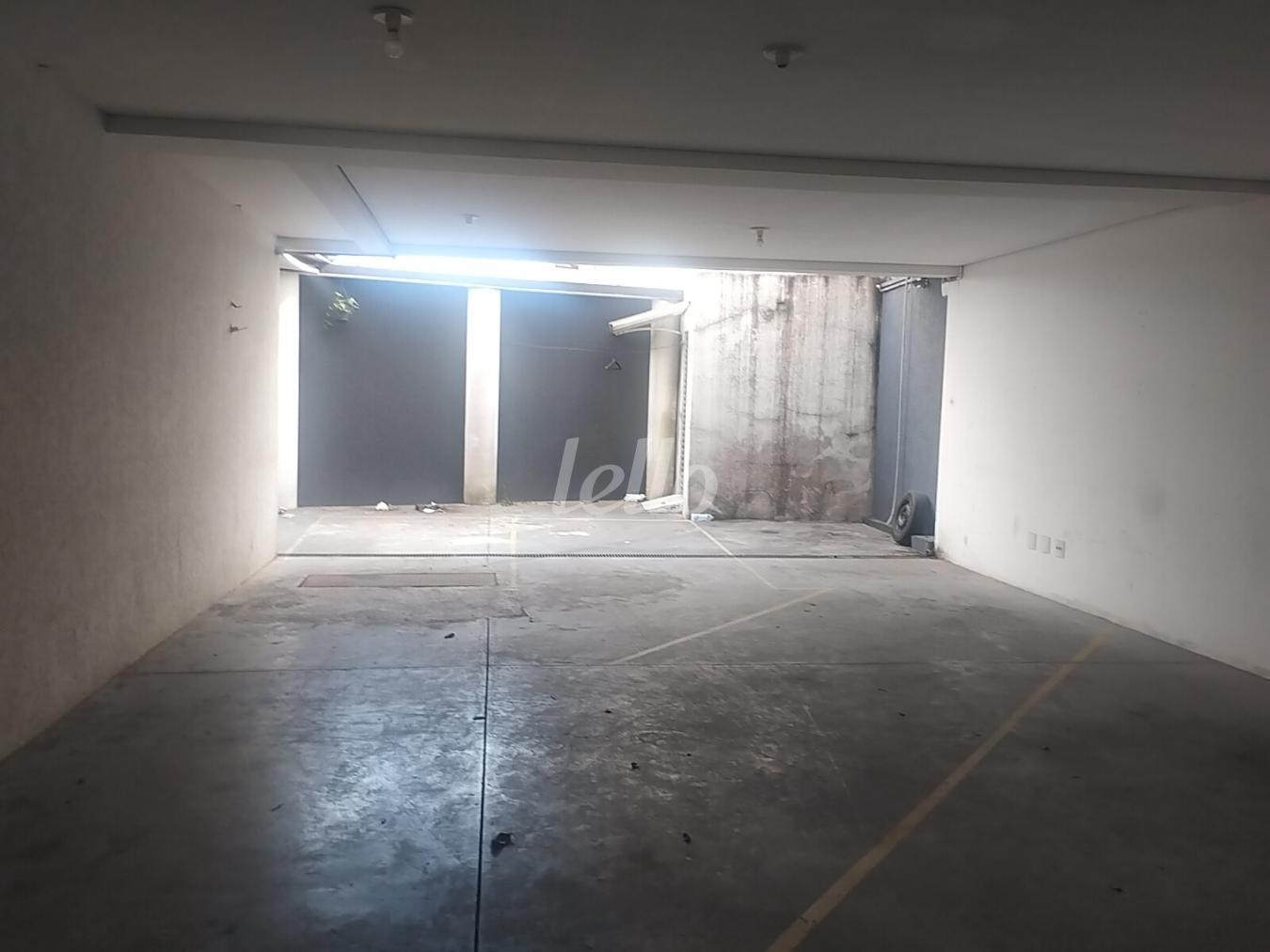 10-GARAGEM INFERIOR-001.JPG de Loja para alugar, Padrão com 490 m², e 14 vagas em Jardim São Paulo - São Paulo