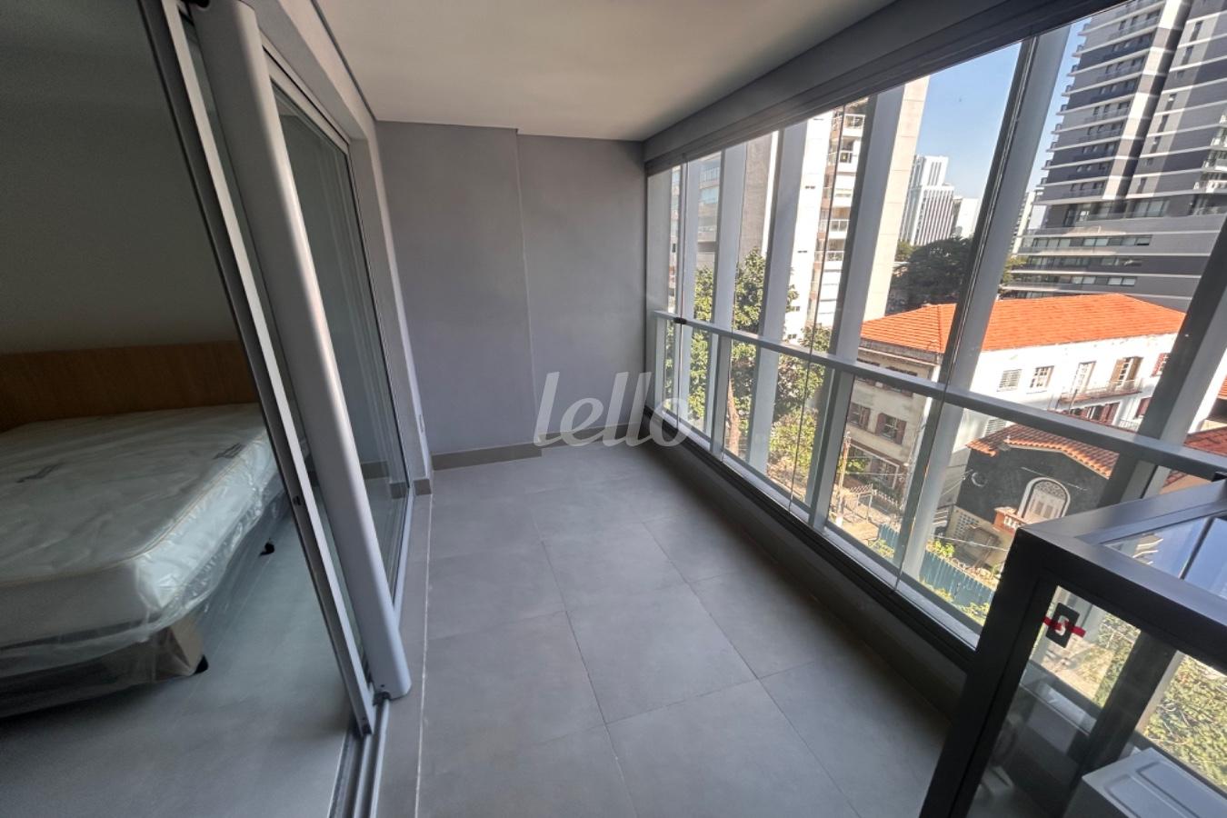 VARANDA de Apartamento à venda, Studio com 29 m², 1 quarto e em Jardim Paulistano - São Paulo