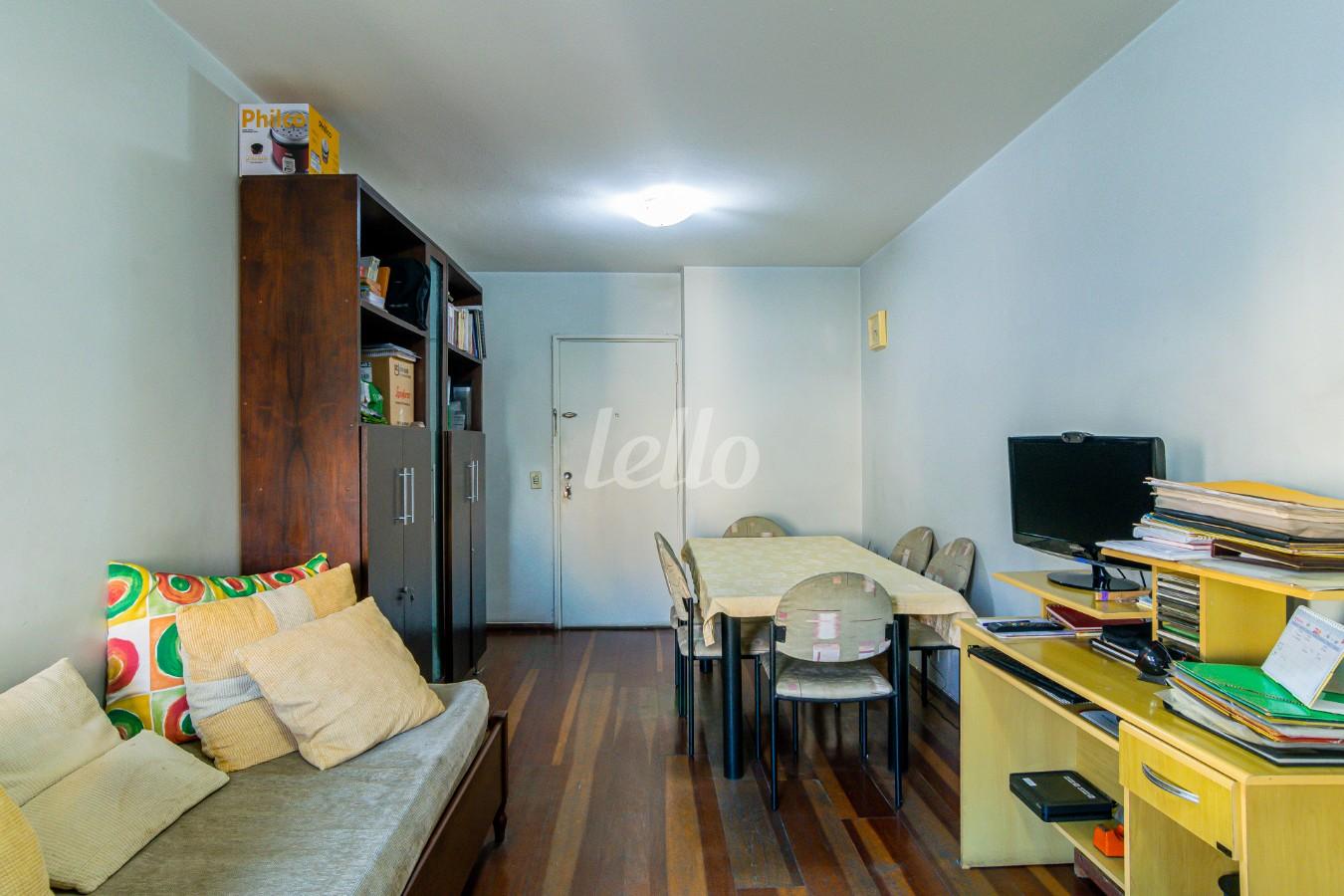 SALA de Apartamento à venda, Padrão com 82 m², 3 quartos e 1 vaga em Pinheiros - São Paulo