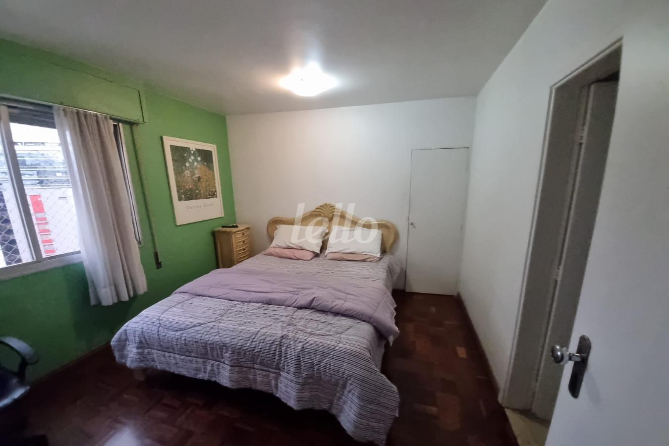 DORMITORIO de Apartamento à venda, Padrão com 121 m², 4 quartos e 2 vagas em Jardim Paulista - São Paulo