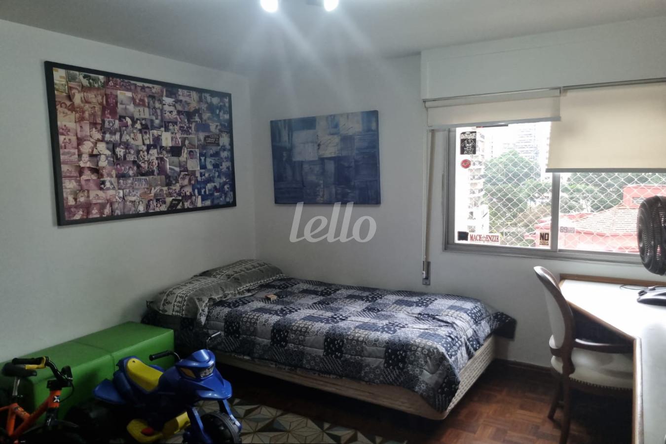 DORMITORIO de Apartamento à venda, Padrão com 121 m², 4 quartos e 2 vagas em Jardim Paulista - São Paulo