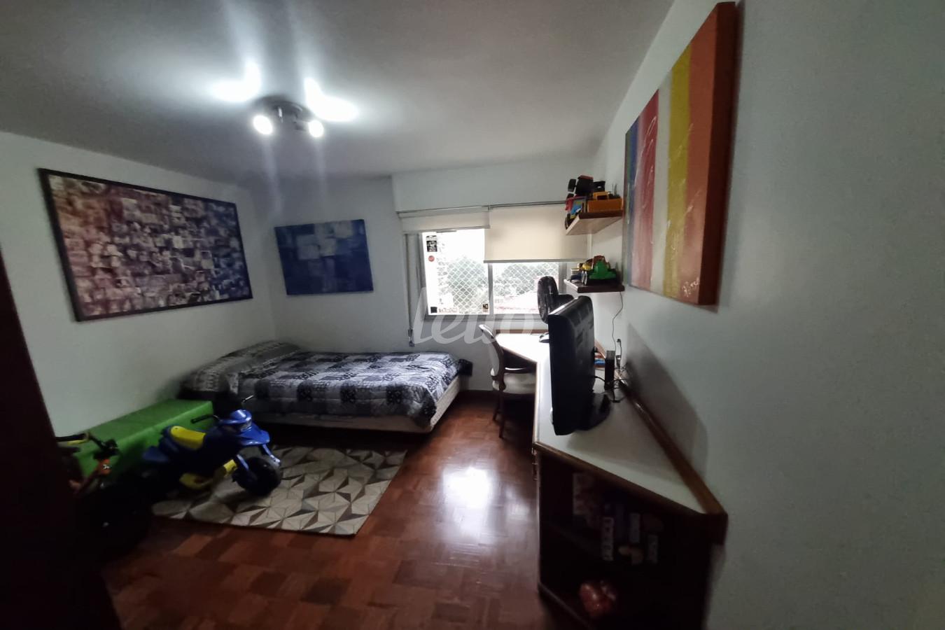 DORMITORIO de Apartamento à venda, Padrão com 121 m², 4 quartos e 2 vagas em Jardim Paulista - São Paulo