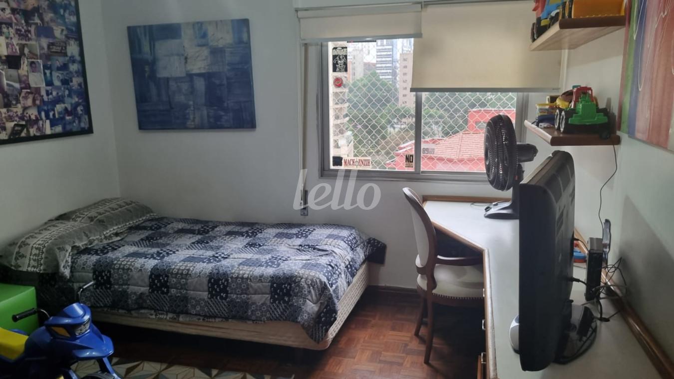 DORMITORIO de Apartamento à venda, Padrão com 121 m², 4 quartos e 2 vagas em Jardim Paulista - São Paulo