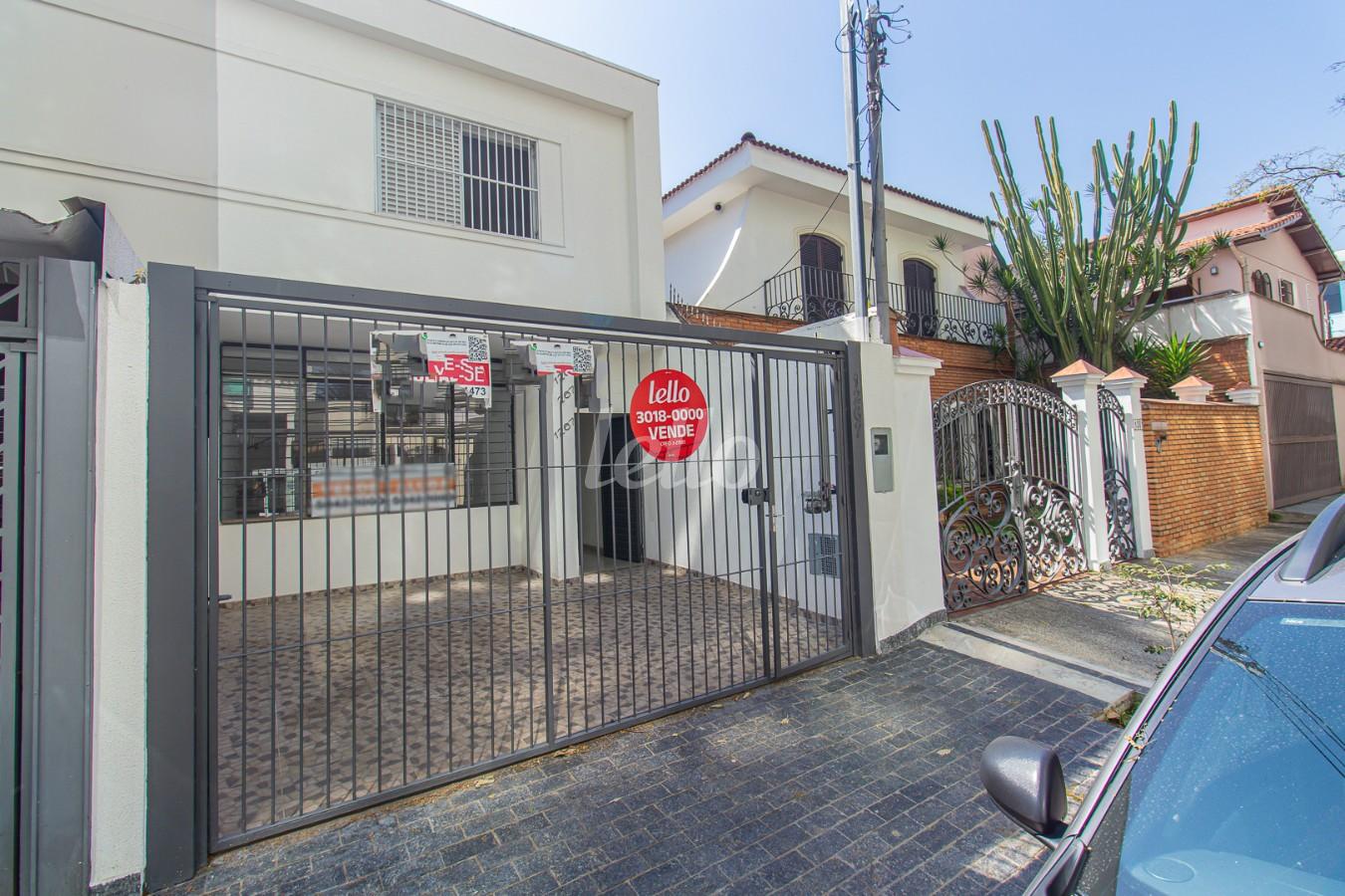 FACHADA de Casa à venda, sobrado com 170 m², 3 quartos e 1 vaga em Campo Belo - São Paulo