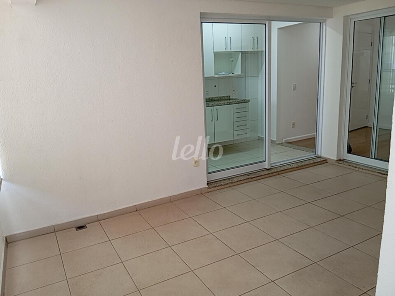 VARANDA de Apartamento à venda, Padrão com 68 m², 2 quartos e 1 vaga em Pinheiros - São Paulo