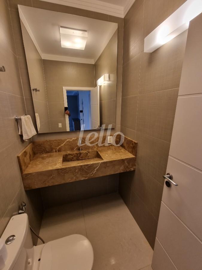 LAVABO de Casa para alugar, em condomínio - sobrado com 280 m², 3 quartos e 4 vagas em Swiss Park - Campinas