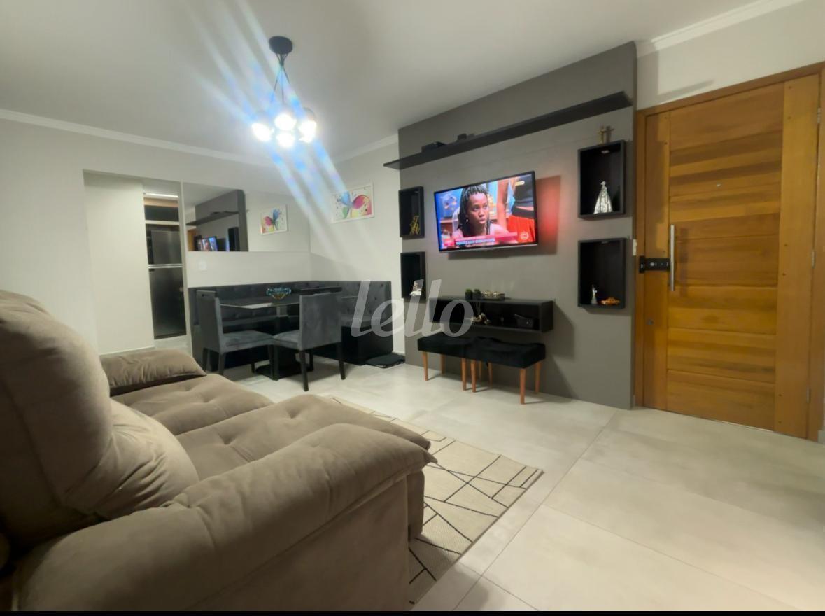 F de Apartamento à venda, Padrão com 89 m², 2 quartos e 1 vaga em Vila Gustavo - São Paulo