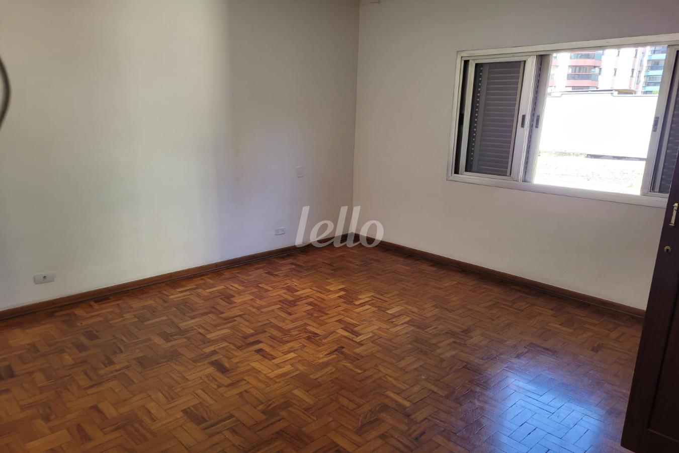 DORMITORIO de Casa à venda, sobrado com 220 m², 3 quartos e 5 vagas em Jardim Anália Franco - São Paulo