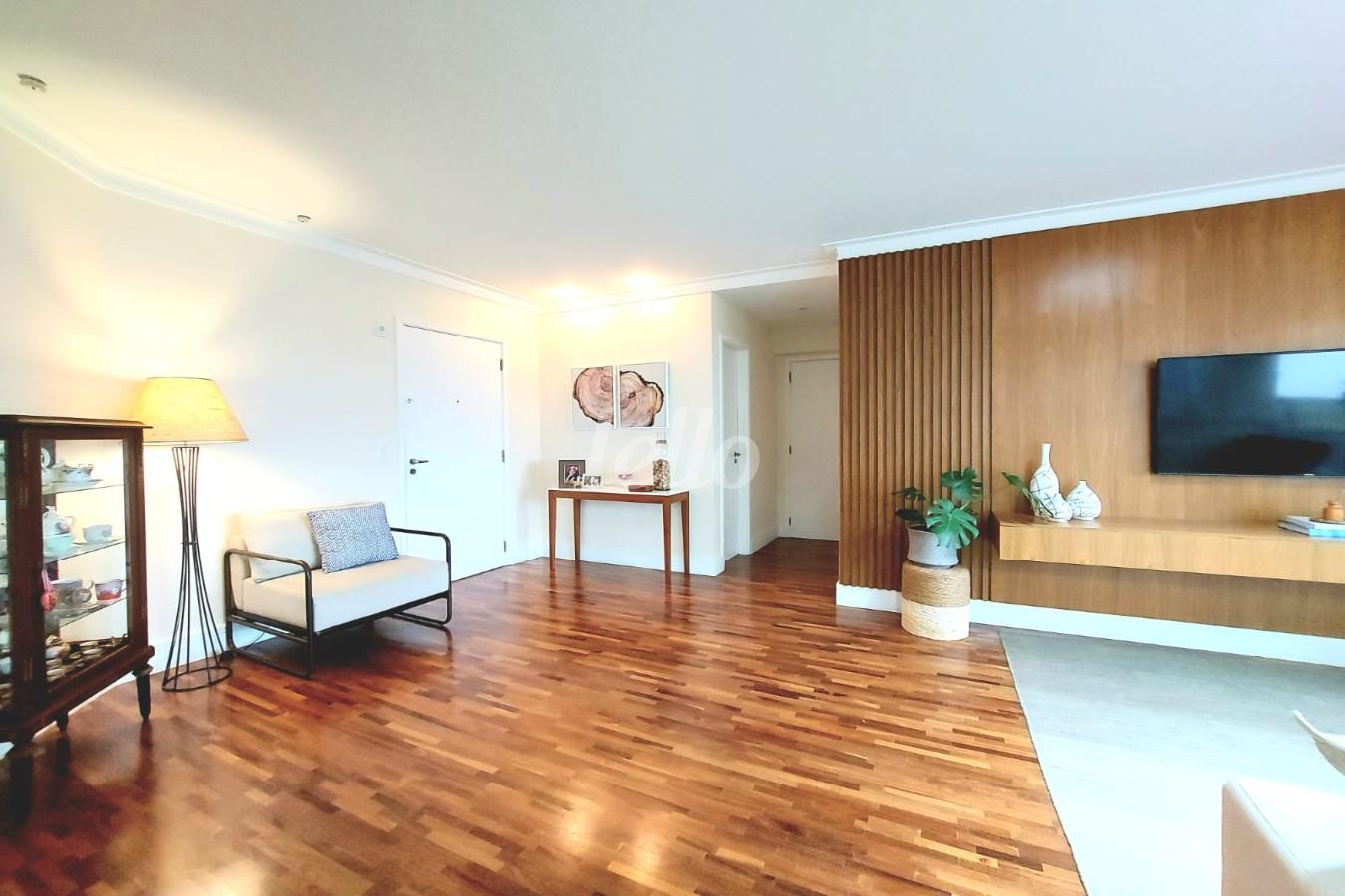 SALA de Apartamento à venda, Padrão com 118 m², 2 quartos e 3 vagas em Ch Santo Antônio (ZL) - São Paulo