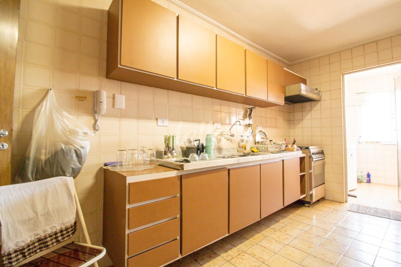 COZINHA de Apartamento para alugar, Padrão com 135 m², 2 quartos e 1 vaga em Santo Amaro - São Paulo