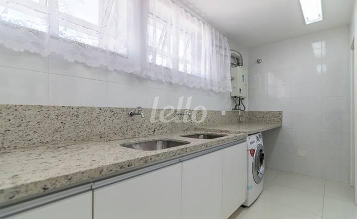 19 de Apartamento para alugar, cobertura - Padrão com 200 m², 4 quartos e 3 vagas em Santo Antônio - São Caetano do Sul