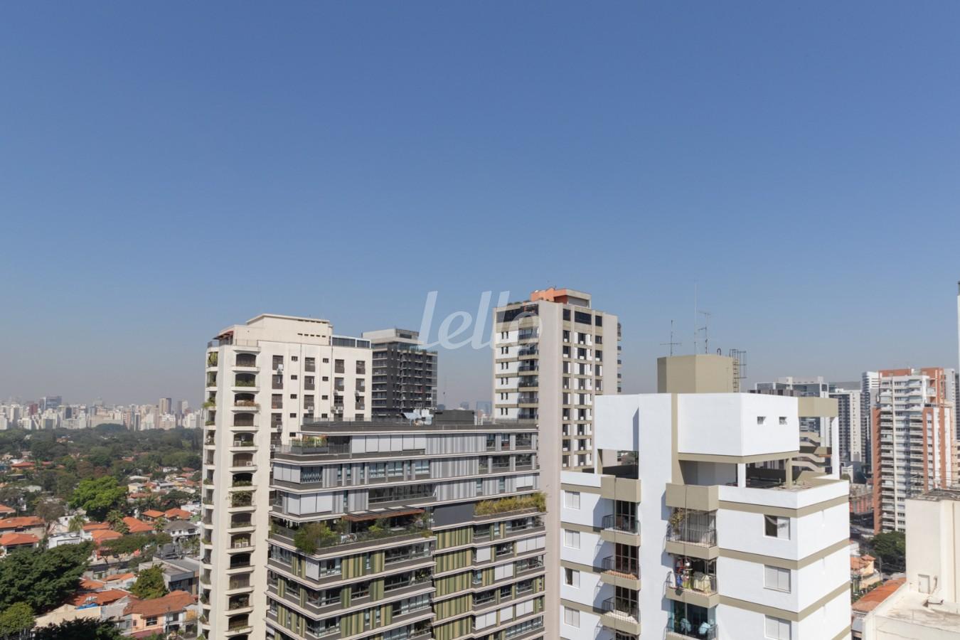 VISTA VARANDA de Apartamento à venda, Padrão com 265 m², 4 quartos e 3 vagas em Pinheiros - São Paulo