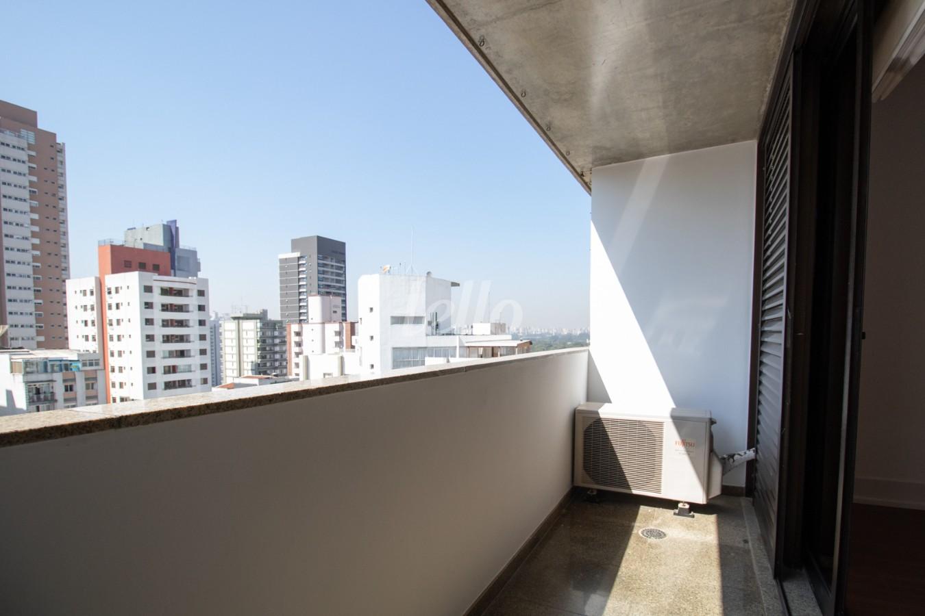 VARANDA SUITE de Apartamento à venda, Padrão com 265 m², 4 quartos e 3 vagas em Pinheiros - São Paulo