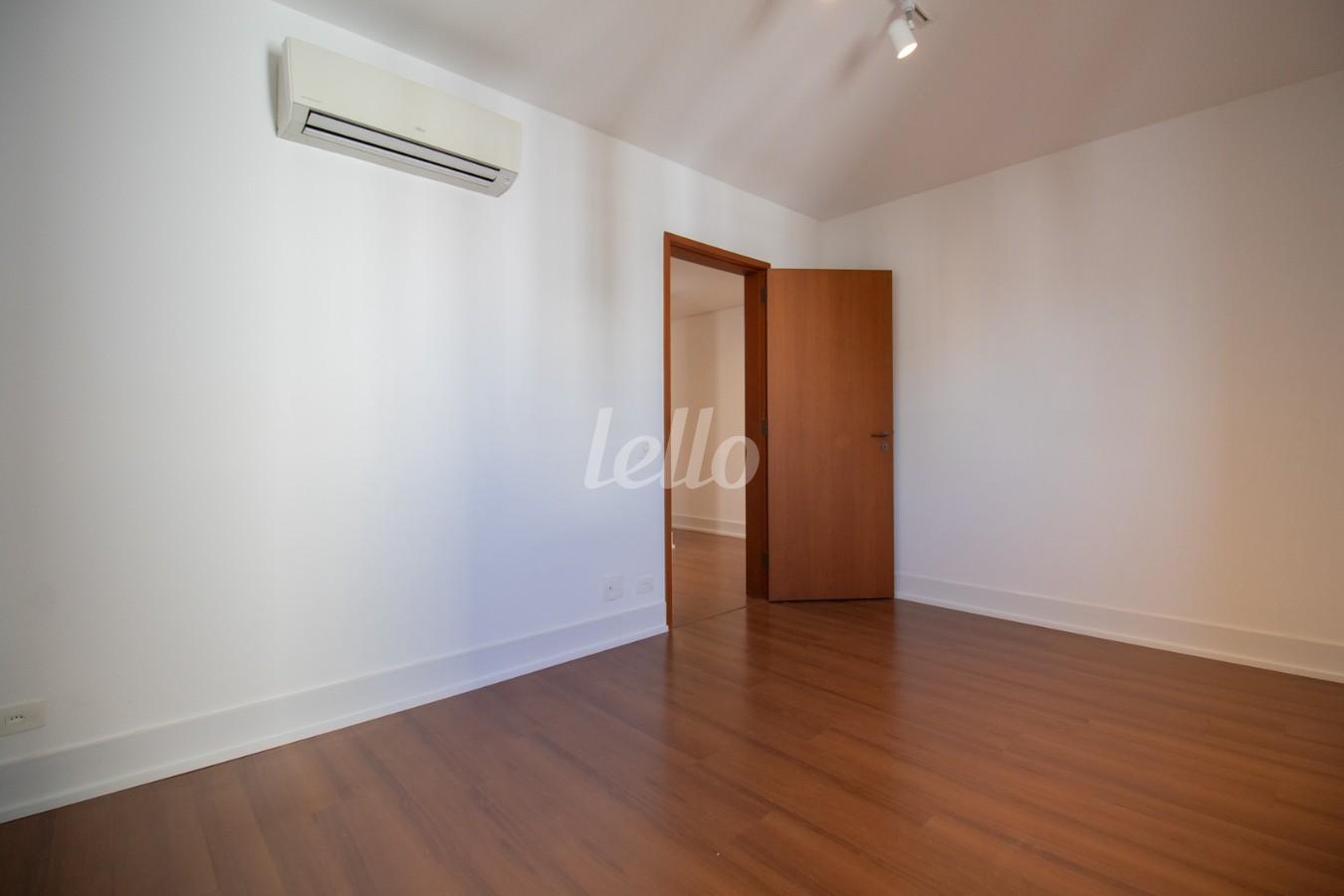 DORMITÓRIO de Apartamento à venda, Padrão com 265 m², 4 quartos e 3 vagas em Pinheiros - São Paulo