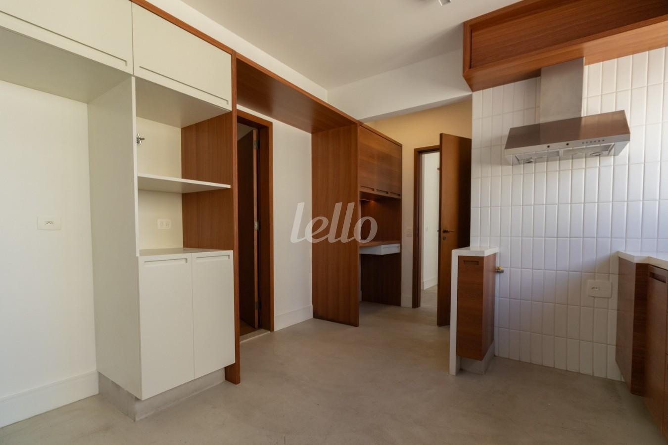 COZINHA de Apartamento à venda, Padrão com 265 m², 4 quartos e 3 vagas em Pinheiros - São Paulo