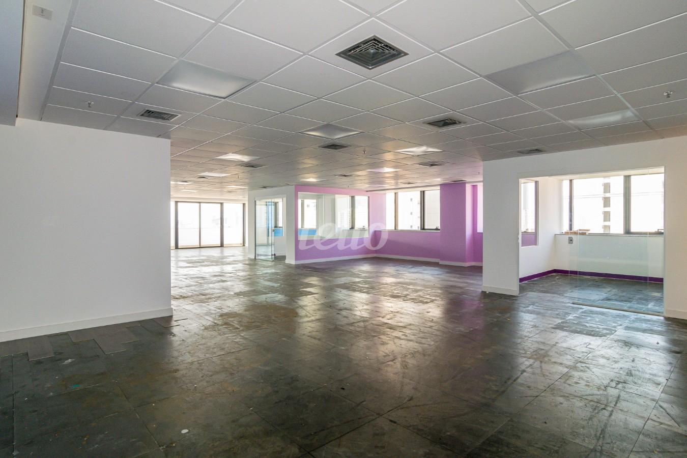 01SALA_001 de Sala / Conjunto para alugar, Padrão com 322 m², e em Várzea da Barra Funda - São Paulo