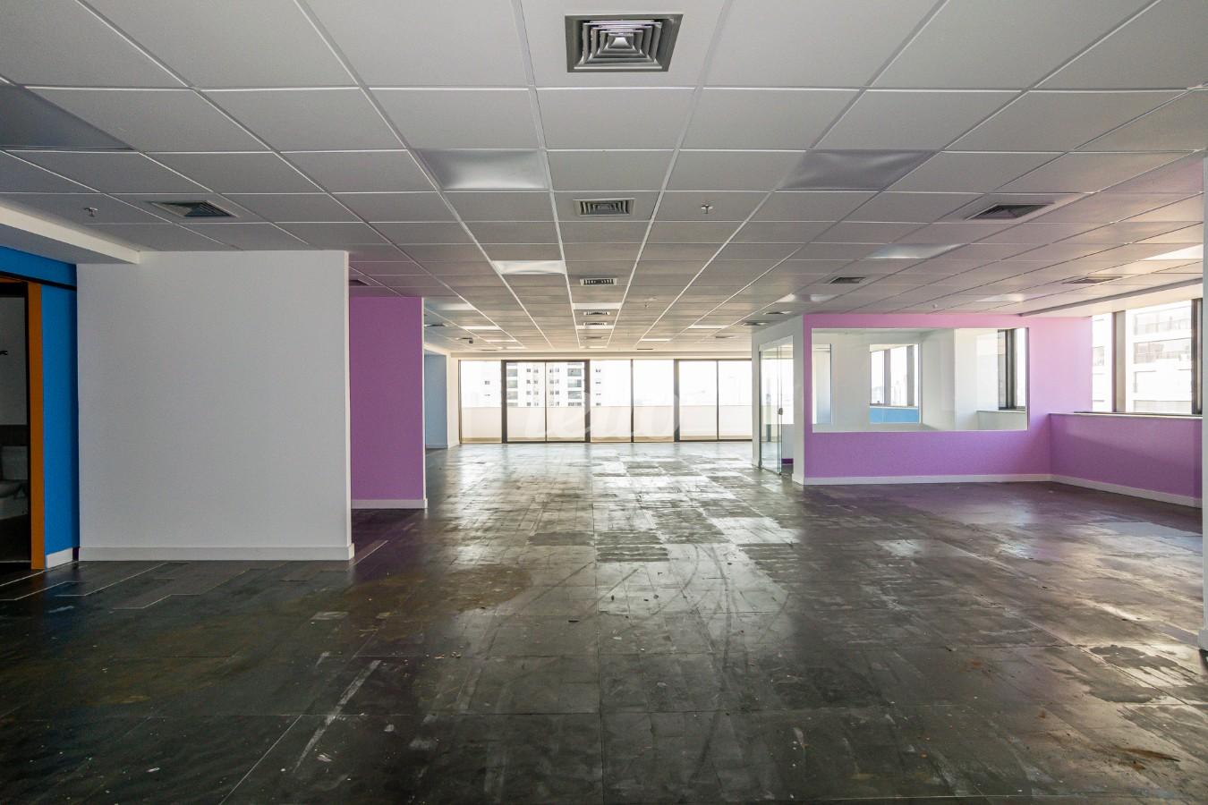 01SALA_002 de Sala / Conjunto para alugar, Padrão com 322 m², e em Várzea da Barra Funda - São Paulo