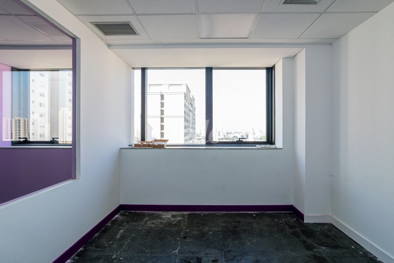 01SALA_006 de Sala / Conjunto para alugar, Padrão com 322 m², e em Várzea da Barra Funda - São Paulo