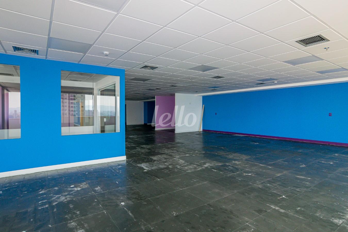 01SALA_010 de Sala / Conjunto para alugar, Padrão com 322 m², e em Várzea da Barra Funda - São Paulo