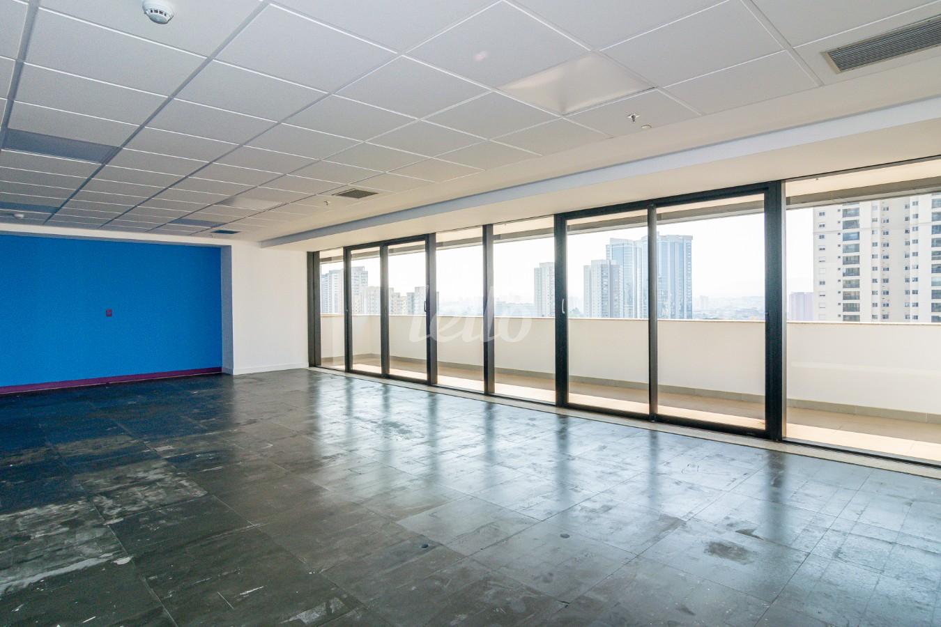 01SALA_011 de Sala / Conjunto para alugar, Padrão com 322 m², e em Várzea da Barra Funda - São Paulo