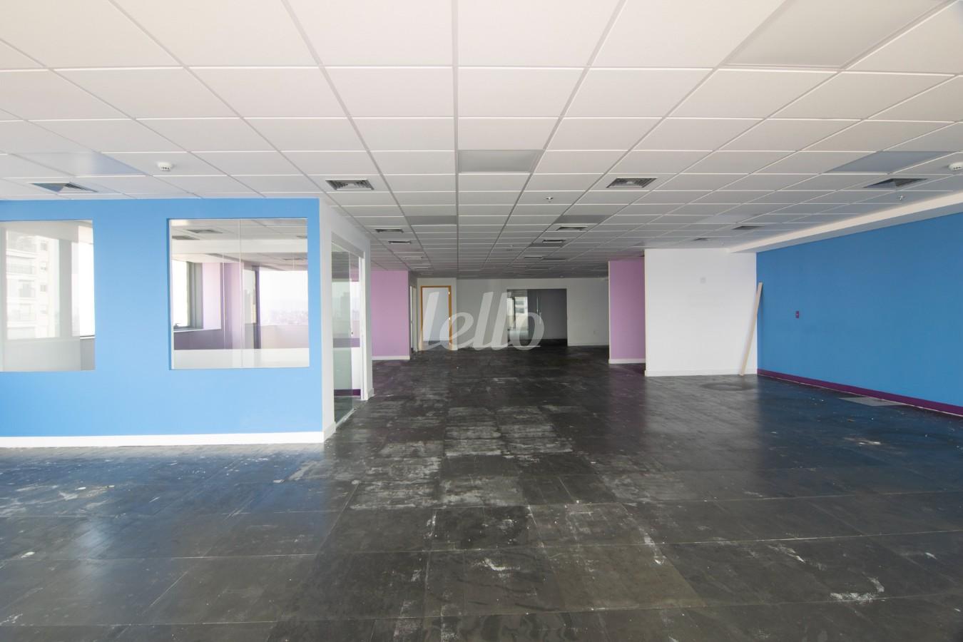 01SALA_013 de Sala / Conjunto para alugar, Padrão com 322 m², e em Várzea da Barra Funda - São Paulo