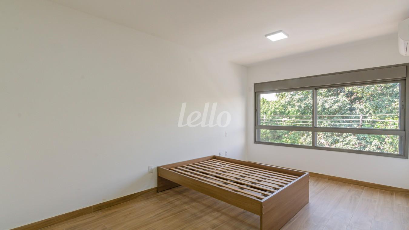 04DORMITORIO-1_001 de Apartamento à venda, Padrão com 311 m², 3 quartos e 3 vagas em Vila Mariana - São Paulo