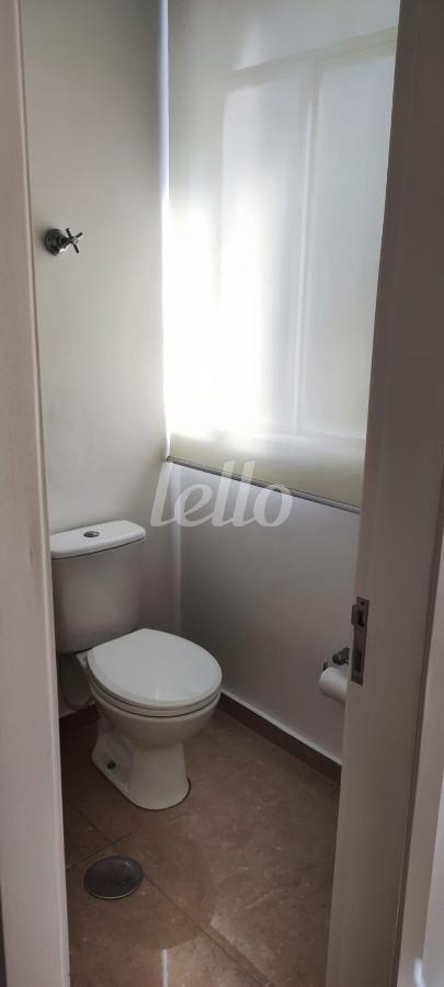 BANHEIRO de Sala / Conjunto para alugar, Padrão com 43 m², e em República - São Paulo