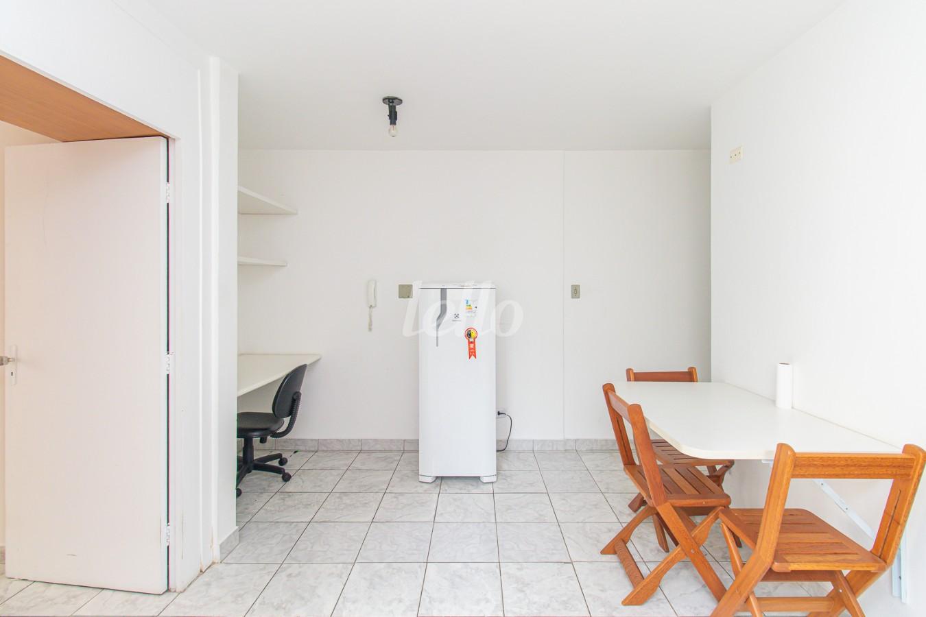 SALA de Apartamento para alugar, Padrão com 45 m², 1 quarto e 1 vaga em Jardim Paulista - São Paulo