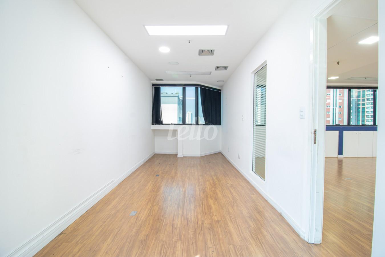 SALA de Sala / Conjunto para alugar, Padrão com 85 m², e 3 vagas em Vila Gomes Cardim - São Paulo