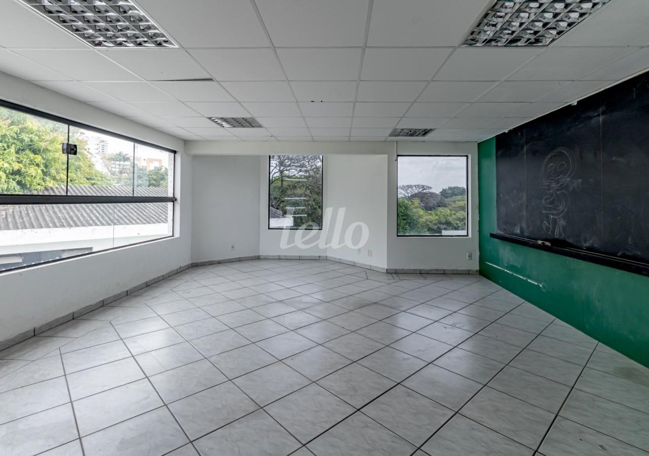 SALA de Prédio Comercial para alugar, Monousuário com 1000 m², e 25 vagas em Alto da Lapa - São Paulo