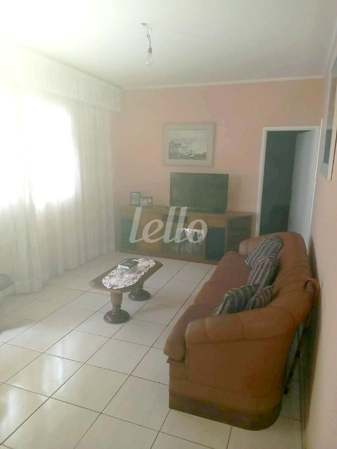 SALA de Casa à venda, térrea com 294 m², 3 quartos e 4 vagas em Vila Prudente - São Paulo