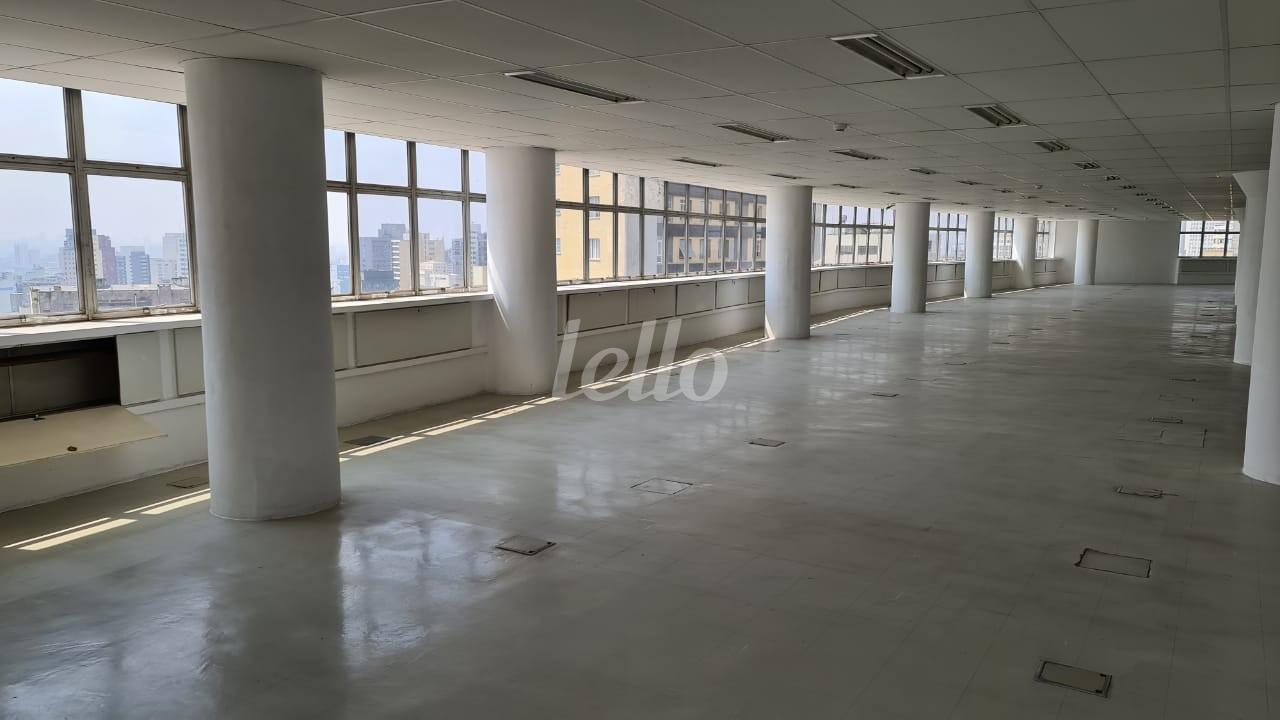 ANDAR de Sala / Conjunto para alugar, Padrão com 840 m², e em República - São Paulo