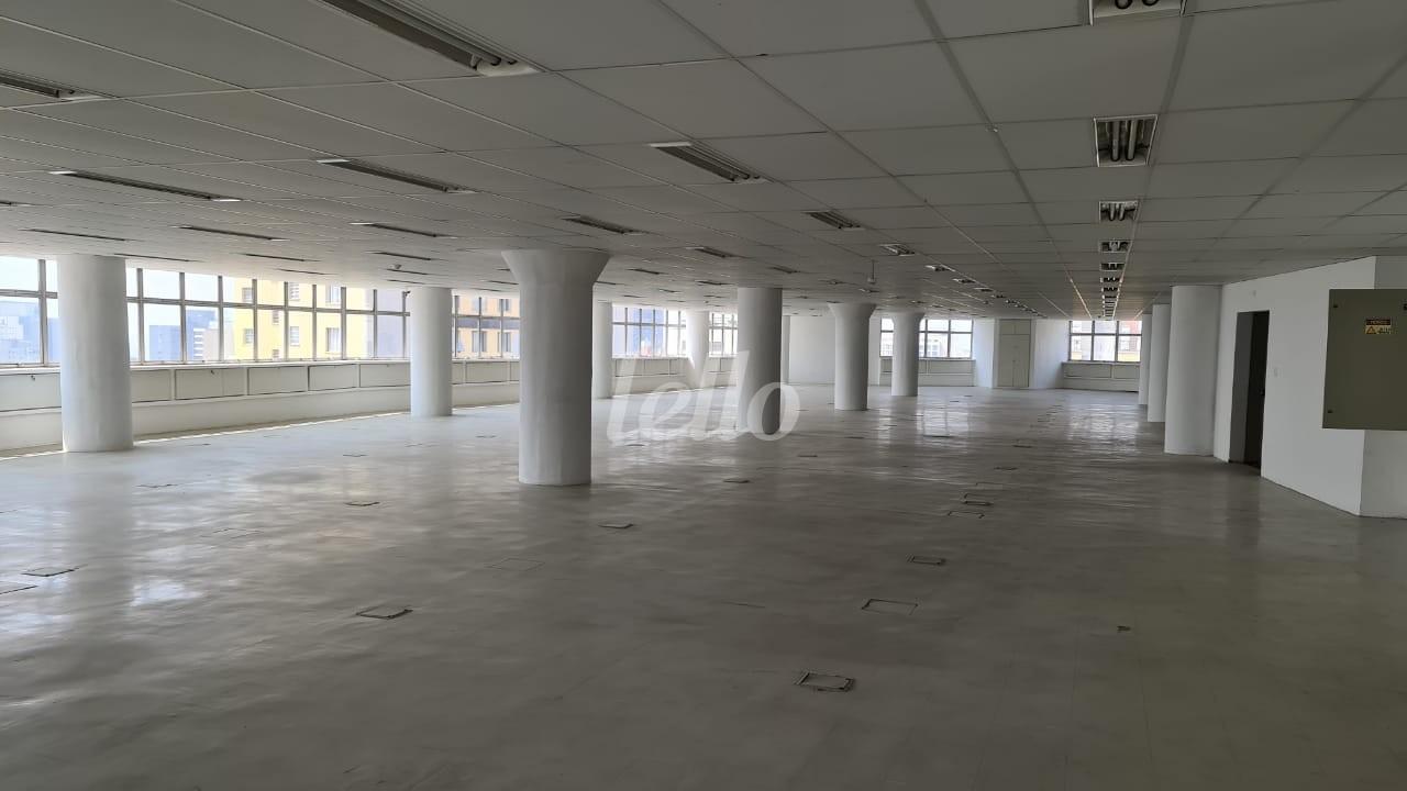 ANDAR de Sala / Conjunto para alugar, Padrão com 840 m², e em República - São Paulo