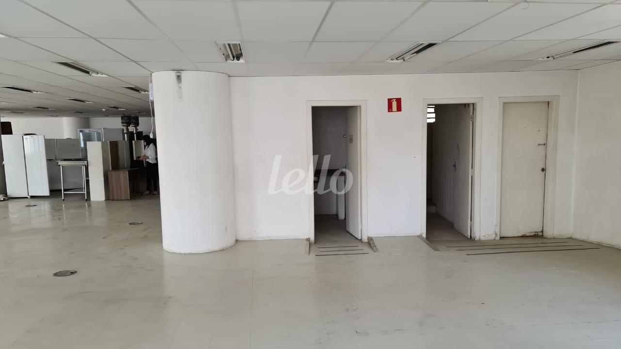 ANDAR de Sala / Conjunto para alugar, Padrão com 840 m², e em República - São Paulo