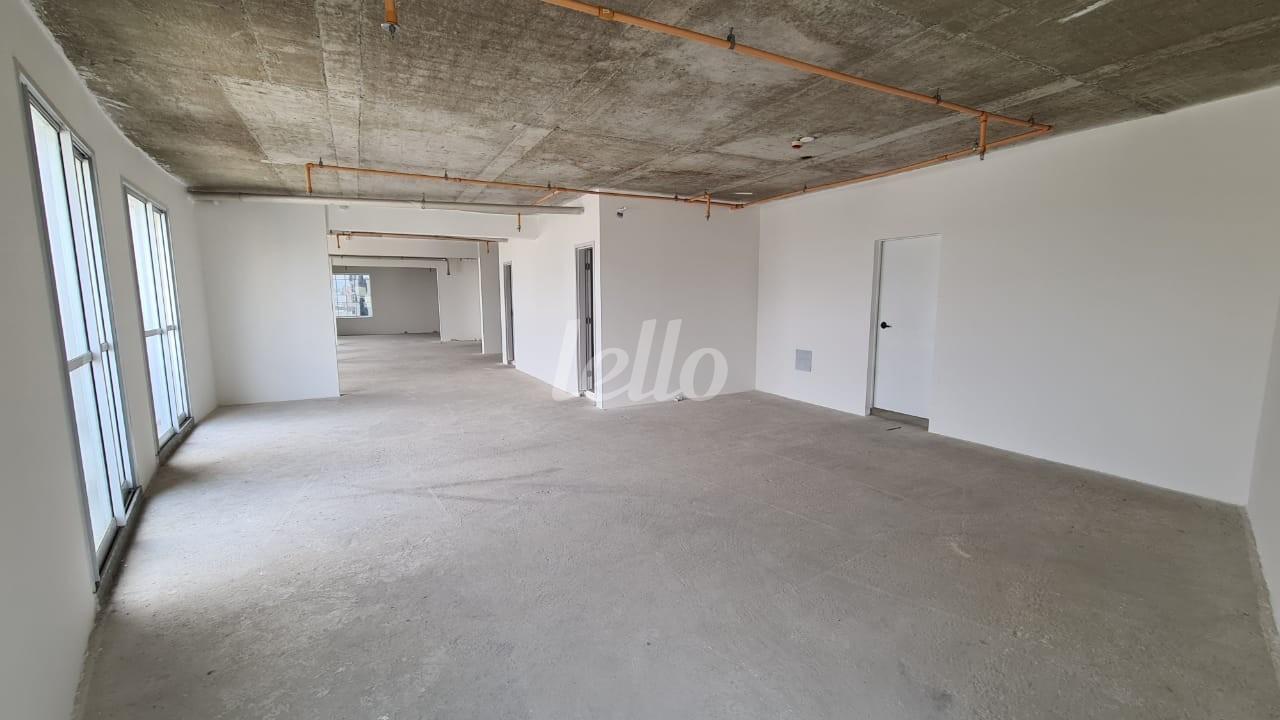 SALA de Sala / Conjunto para alugar, Padrão com 238 m², e 9 vagas em Liberdade - São Paulo