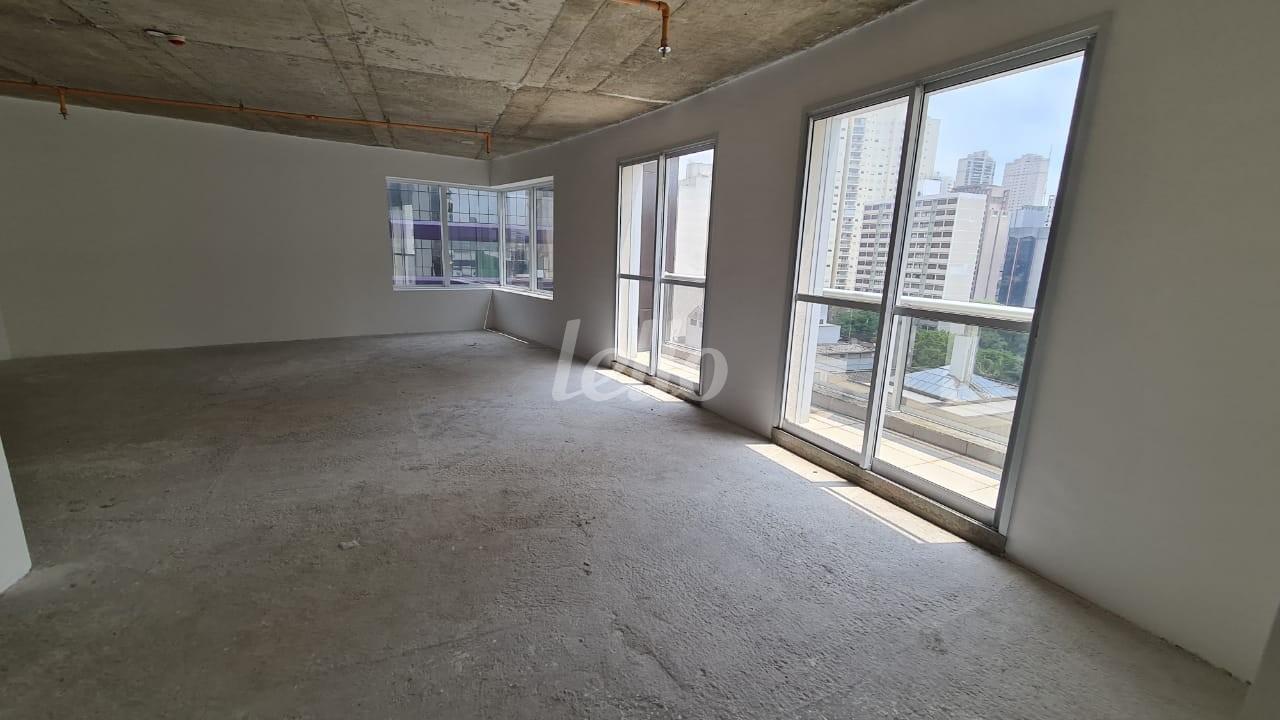 SALA de Sala / Conjunto para alugar, Padrão com 238 m², e 9 vagas em Liberdade - São Paulo