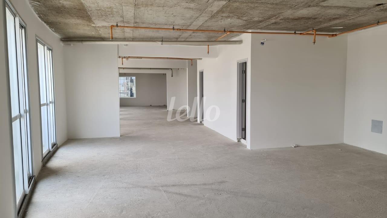 SALA de Sala / Conjunto para alugar, Padrão com 238 m², e 9 vagas em Liberdade - São Paulo