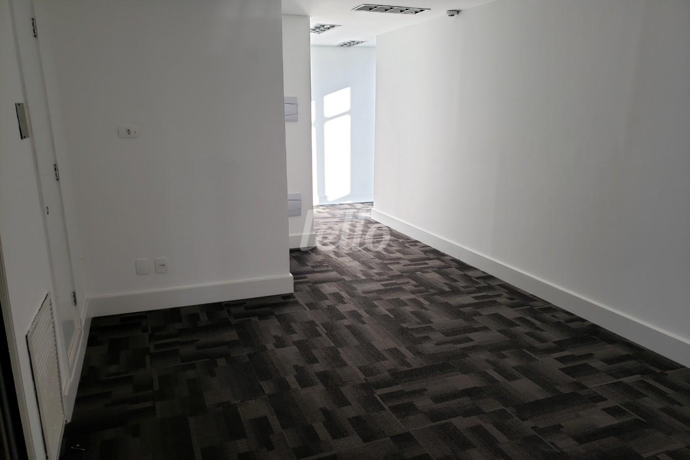 ANDAR de Sala / Conjunto para alugar, Padrão com 476 m², e 14 vagas em Brooklin Paulista - São Paulo