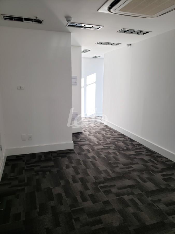 ANDAR de Sala / Conjunto para alugar, Padrão com 476 m², e 14 vagas em Brooklin Paulista - São Paulo