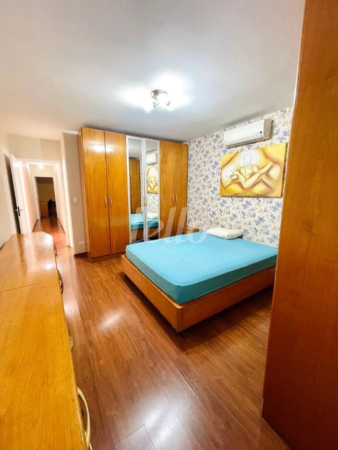 QUARTO 1 de Casa à venda, sobrado com 280 m², 3 quartos e 6 vagas em Vila Mazzei - São Paulo