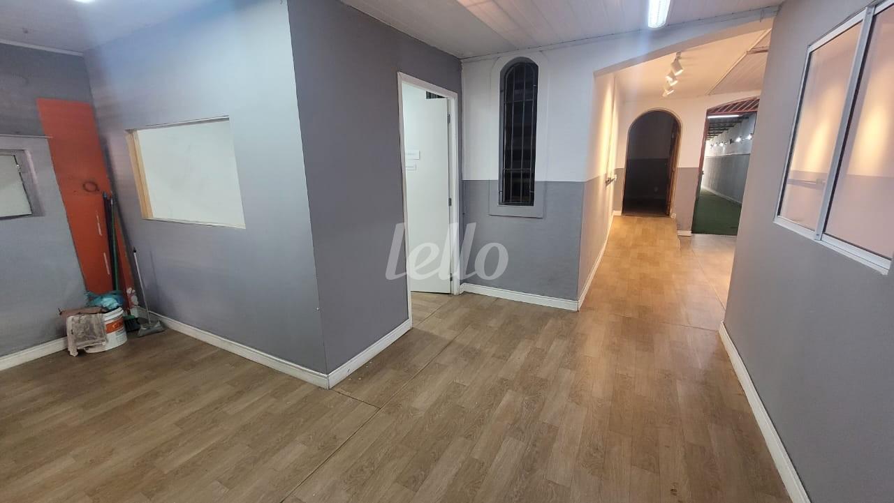 ENTRADA de Casa à venda, térrea com 259 m², e em Vila Bertioga - São Paulo