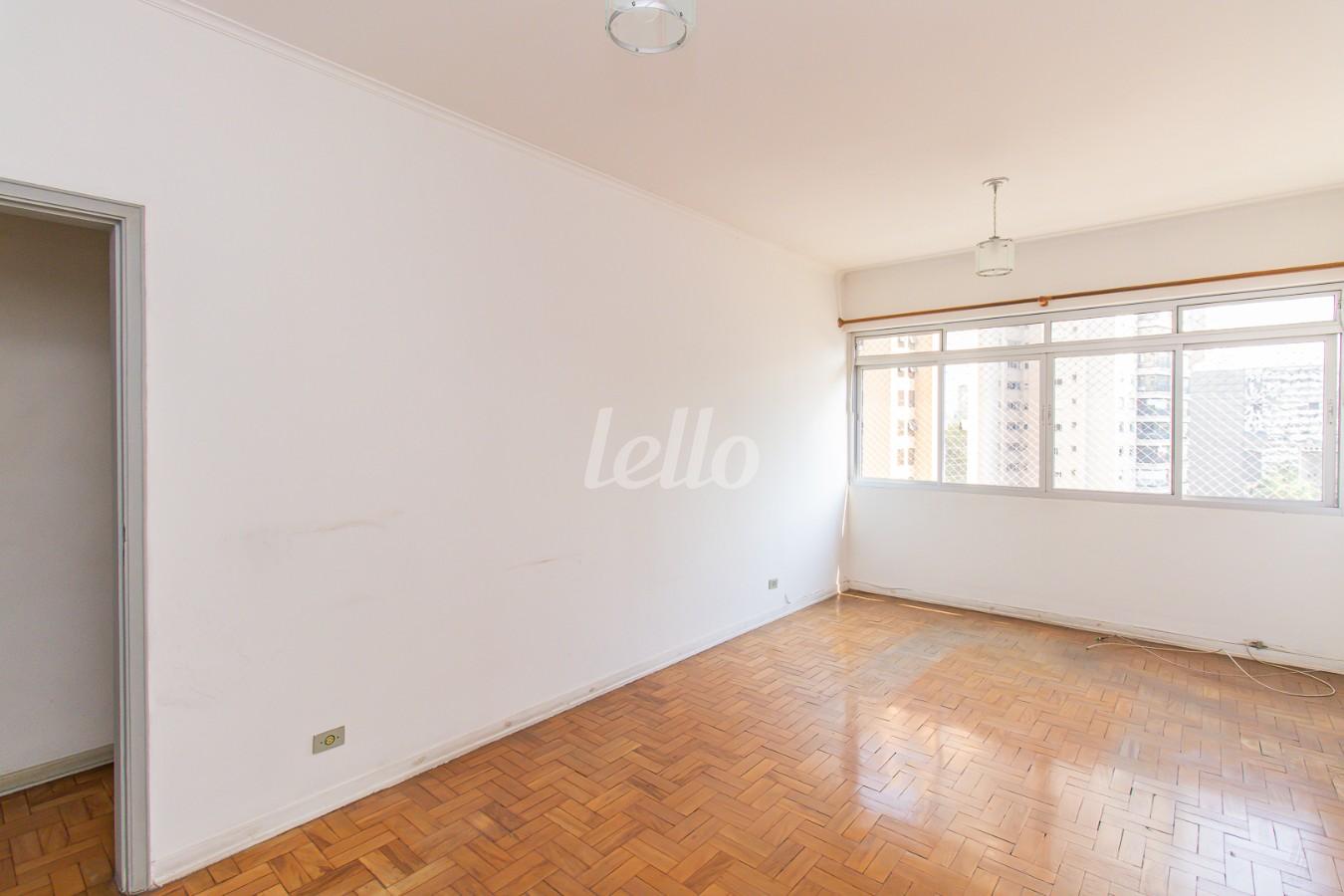 SALA de Apartamento à venda, Padrão com 110 m², 2 quartos e 1 vaga em Vila Mariana - São Paulo