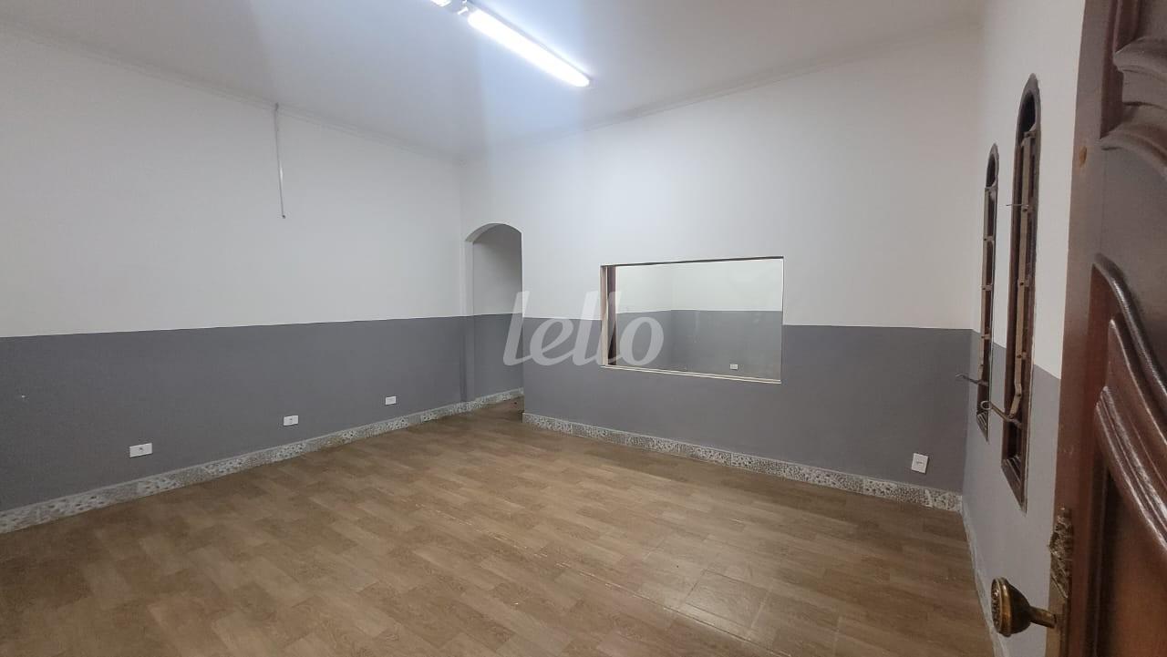 SALA de Casa à venda, térrea com 259 m², e em Vila Bertioga - São Paulo