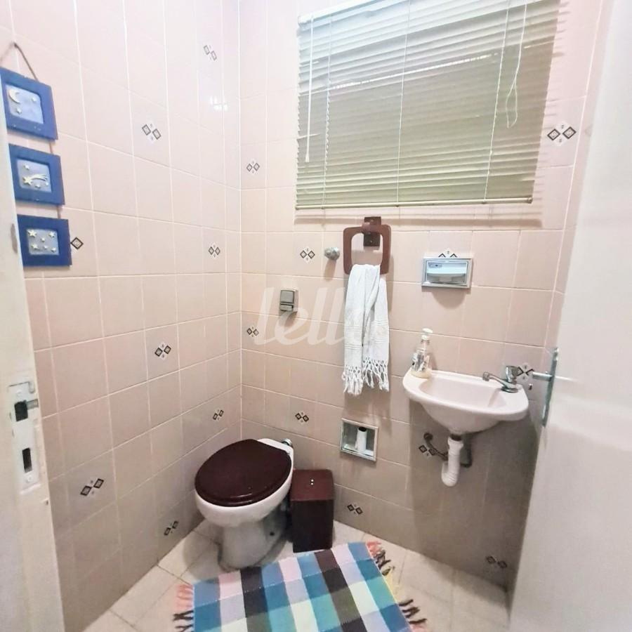 LAVABO de Casa à venda, sobrado com 126 m², 2 quartos e 3 vagas em Vila Gustavo - São Paulo