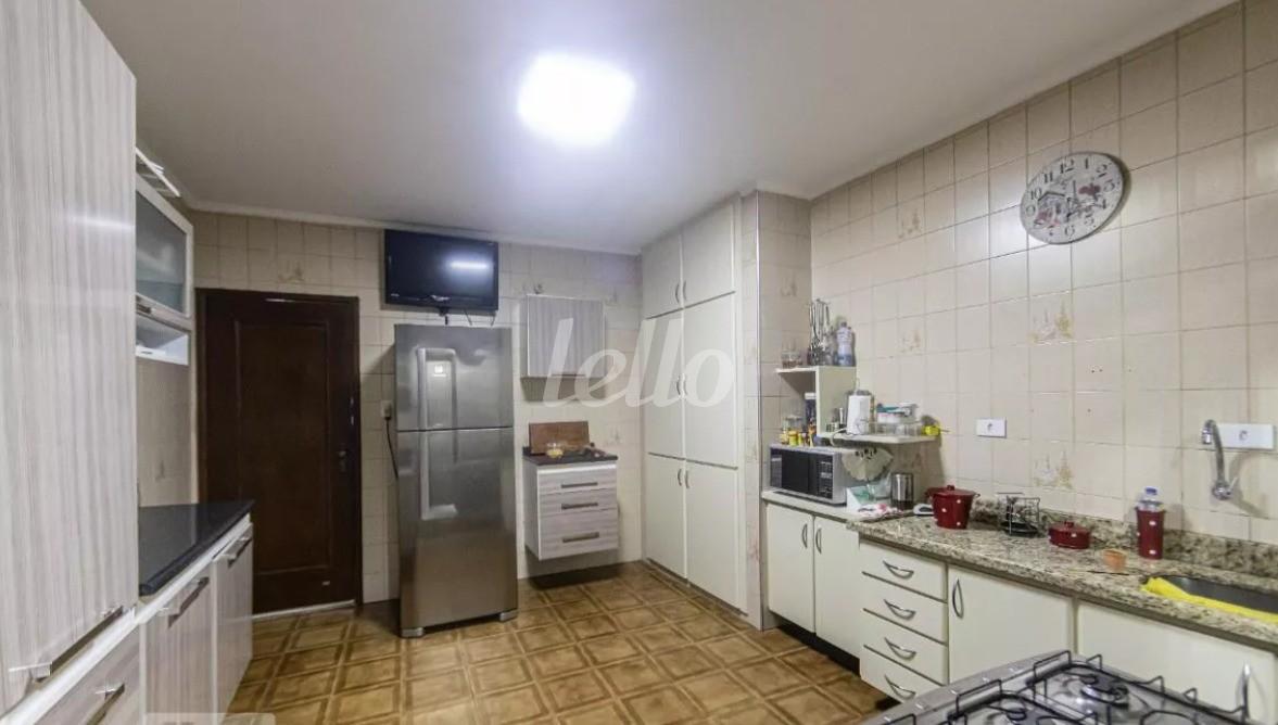 9 de Casa à venda, sobrado com 130 m², 2 quartos e 1 vaga em Vila Bertioga - São Paulo