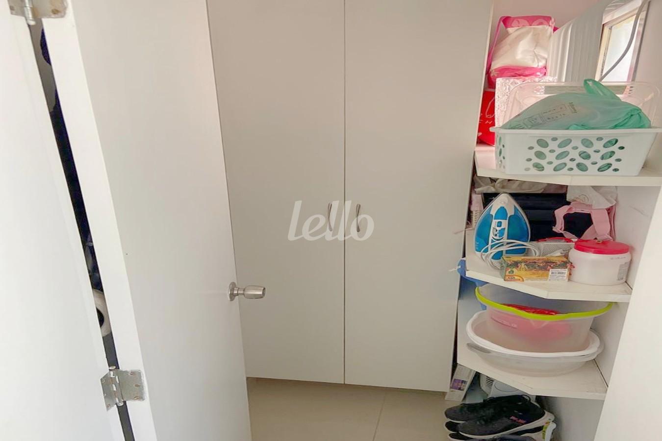 QUARTO DE SERVIÇOS de Apartamento à venda, Padrão com 69 m², 2 quartos e 1 vaga em Indianópolis - São Paulo