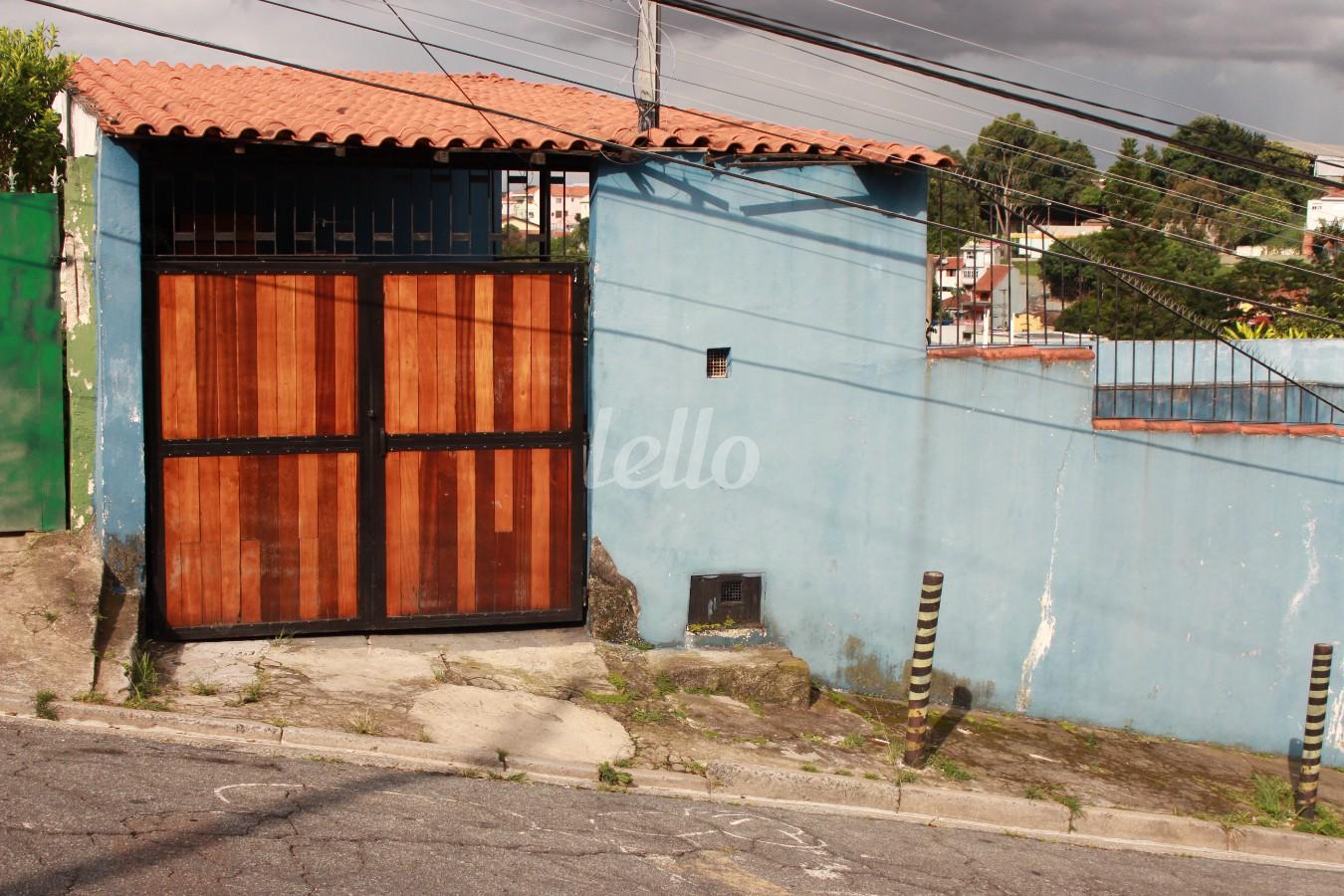 FACHADA de Casa à venda, sobrado com 64 m², 3 quartos e 3 vagas em Vila Mazzei - São Paulo