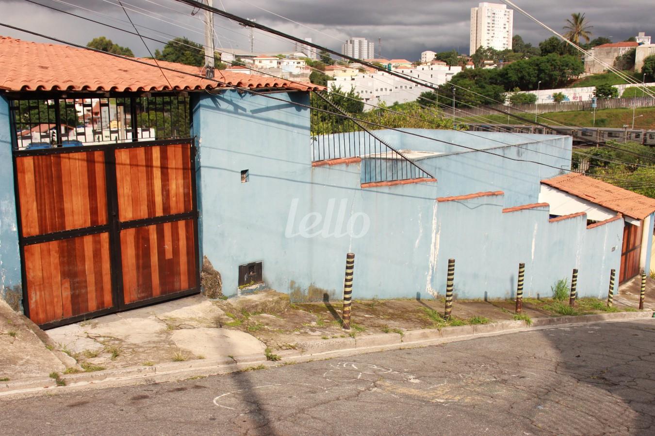 FACHADA de Casa à venda, sobrado com 64 m², 3 quartos e 3 vagas em Vila Mazzei - São Paulo