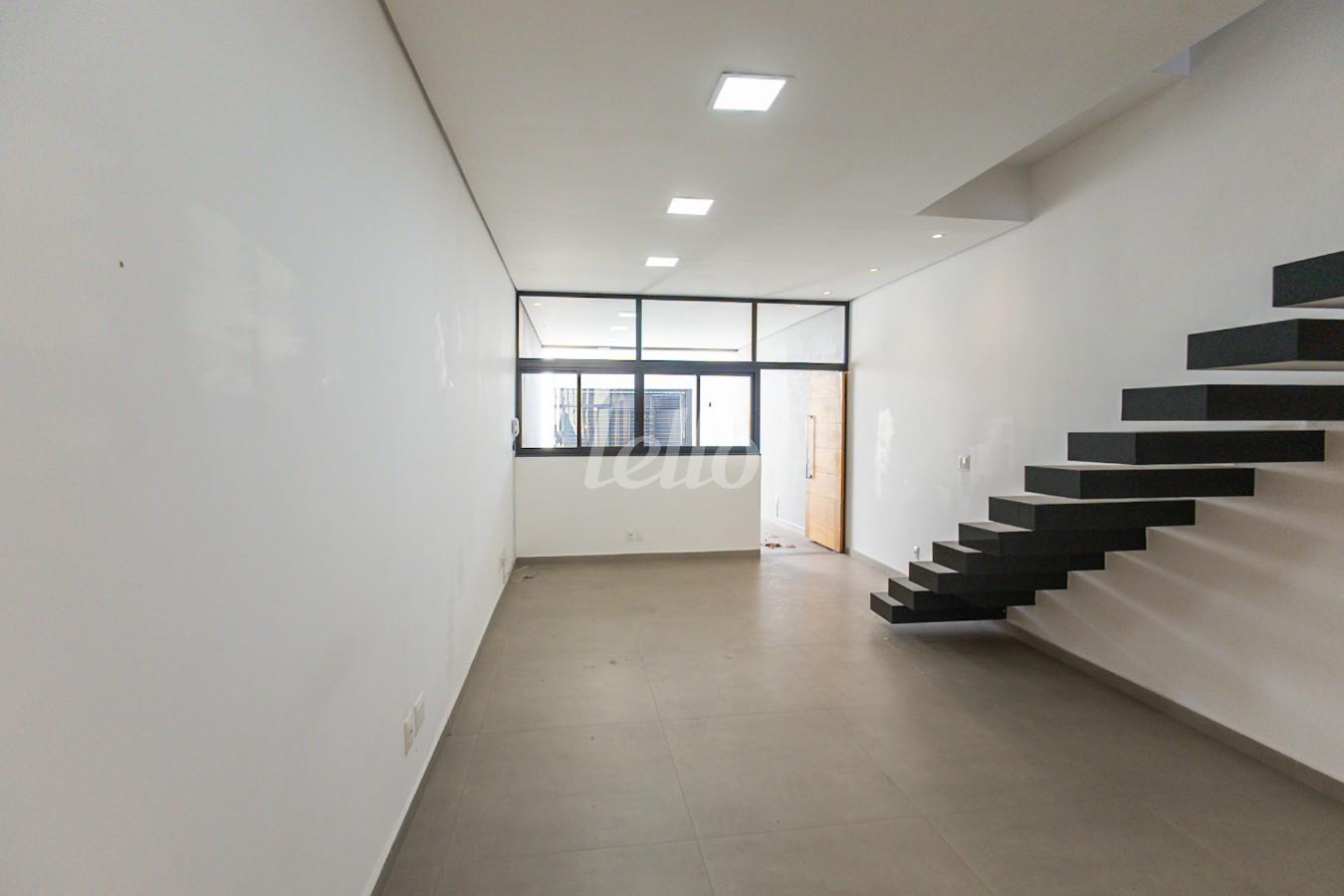 02SALA_001 de Casa para alugar, sobrado com 130 m², 3 quartos e 2 vagas em Vila Gomes Cardim - São Paulo