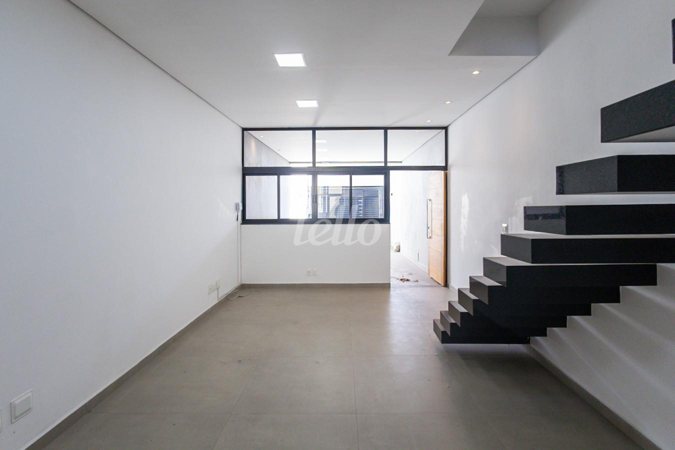 02SALA_004 de Casa para alugar, sobrado com 130 m², 3 quartos e 2 vagas em Vila Gomes Cardim - São Paulo